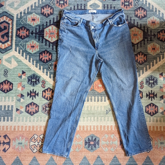 Abercrombie Ultra High Rise 90s Straight Jeans w/Crisscross - Size 35/ 20 LONG - Picture 1 of 6